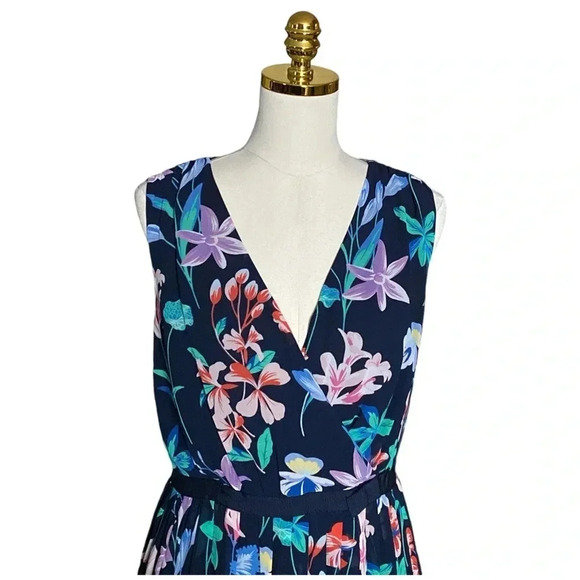 TALBOTS |Navy Floral Pleated Chiffon Surplice Neckline Sleeveless Dress Size 10P - Picture 7 of 10
